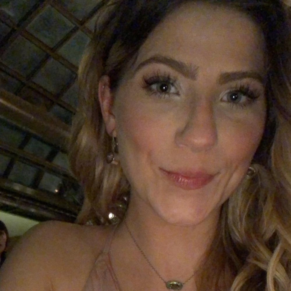 Meet your Posher, Kelli